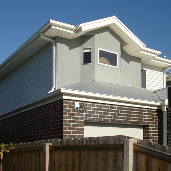 New build in Melbourne, cladding and eaves in Cambridge Frost White profile. Installed by Vinyl Cladding Professionals.