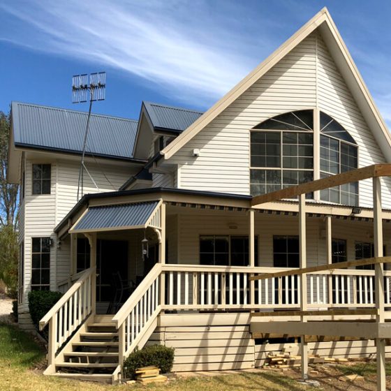 New build – Cambridge Vinyl Cladding Bone White – Boonie Doon, Victoria