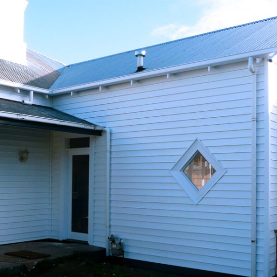 Reclad – Cedarline Vinyl Cladding Frost White – Lara, Victoria