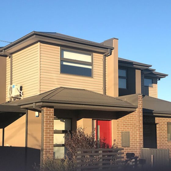 Multi-unit new build – Cambridge Vinyl Cladding Brownstone – Maidstone, Melbourne