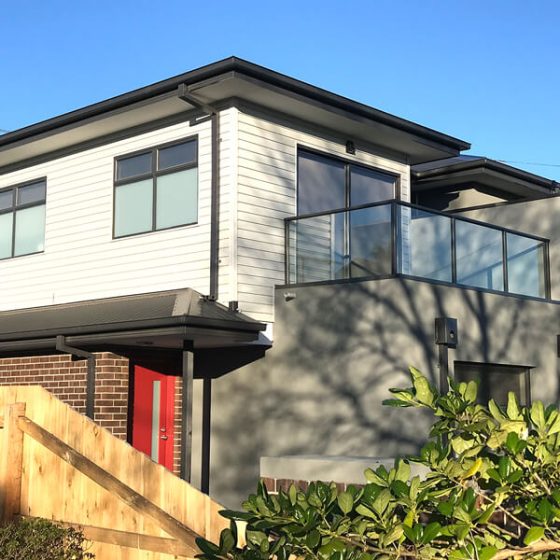 Multi-unit new build – Cambridge Vinyl Cladding Bone White – Maidstone, Melbourne