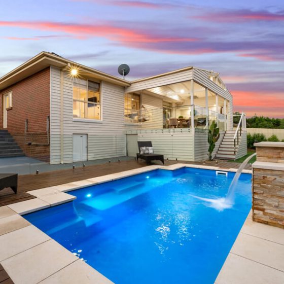 New build – Duratech Vinyl Cladding White – Taylors Lakes, Melbourne