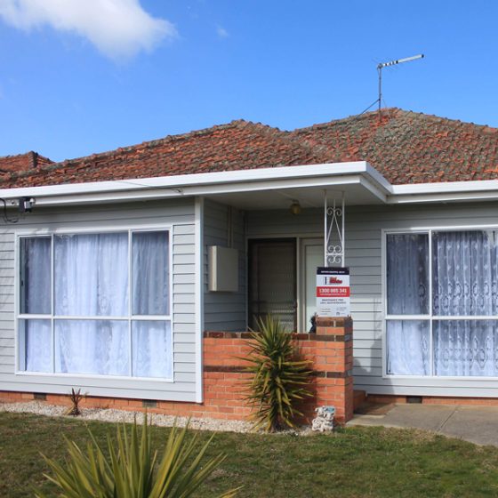 Reclad – Cambridge Vinyl Cladding Satin Grey – Wendouree, Victoria