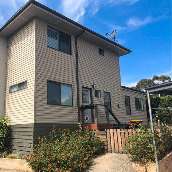 New build – Cambridge Vinyl Cladding Sandalwood – Victoria