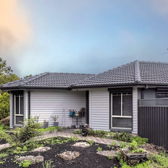 Reclad – Cedarline Vinyl Cladding Frost White – Whittlesea, Melbourne