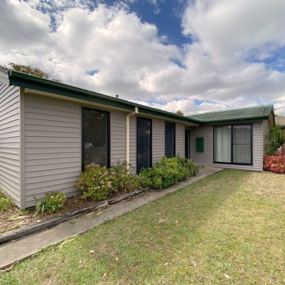 Reclad – Cedarline Vinyl Cladding Ash – Woodend, Victoria